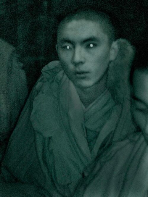 Alain Willaume - Frôlements de l’ombre - Niort © Alain Willaume, série Night Shot - monastères en Inde et au Népal - 2001 à 2011