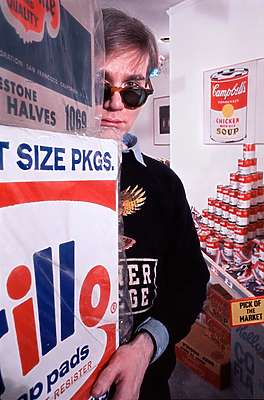 Andy Warhol – The Brillo Box, Galerie Paul Bianchini, New York, 1964 © Henri Dauman Photo Archive