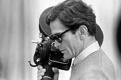 Pier Paolo Pasolini en clair-obscur - Monaco Angelo Novi Pier Paolo Pasolini sur le tournage de Teorema, 1968 Cineteca di Bologna / Fondo Angelo Novi