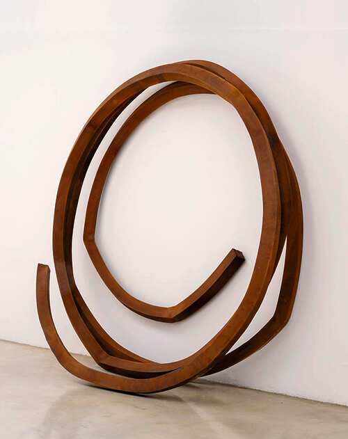 Bernar Venet à Panéry - Pouzilhac - Sculpture contemporaine
