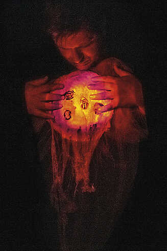 Shannon Taggart - Séance - Cannes
